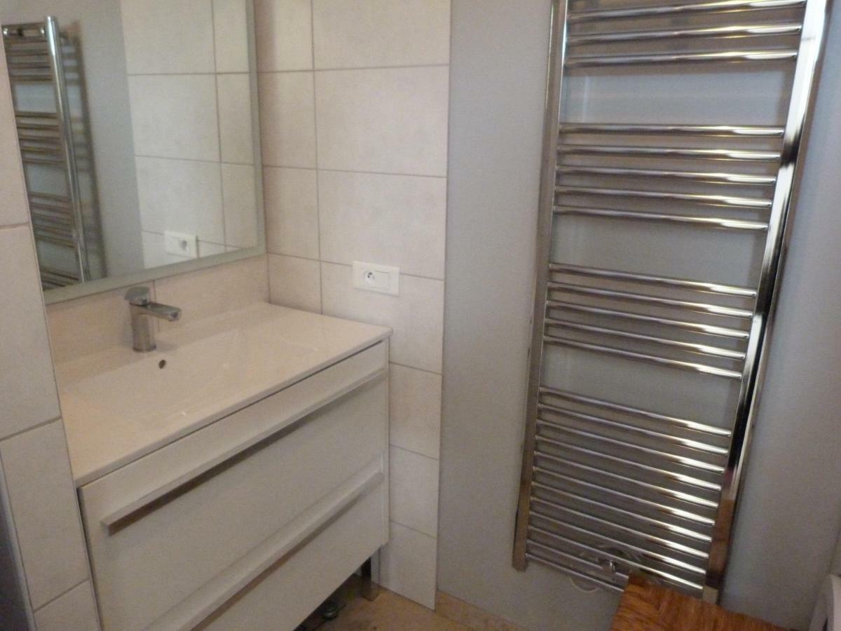Les Cigales Apartment Alleins Bagian luar foto